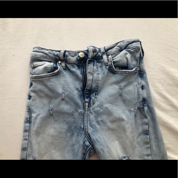 forever 21 // high waisted jeans - Picture 2 of 5